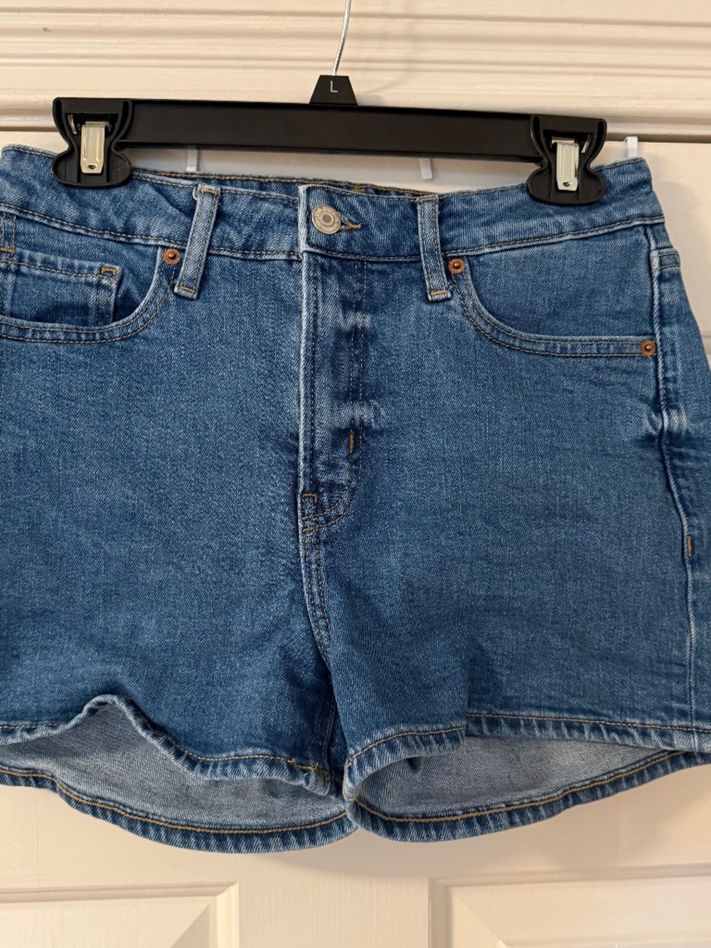 Old Navy Women's OG High Rise Denim Shorts Medium Wash Blue Jean Size 8 Summer